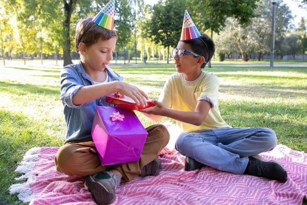Schöne Glückwünsche und Texte zum 10. Geburtstag für Jungen